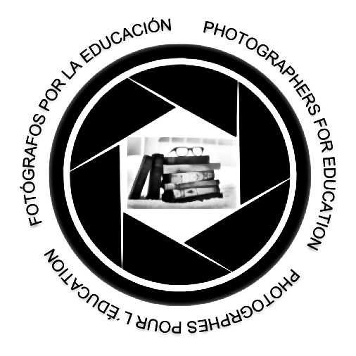 Fotógrafos por la Educación Logo